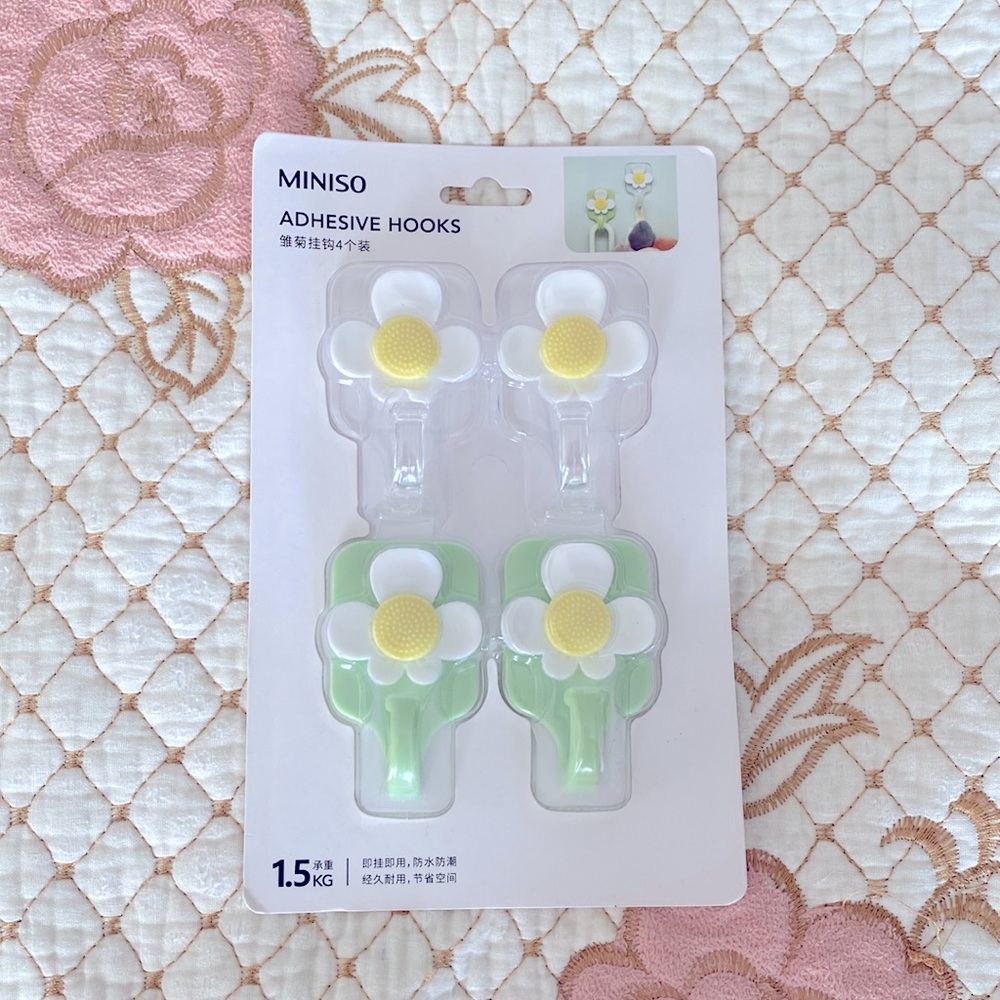miniso adhesive hooks New